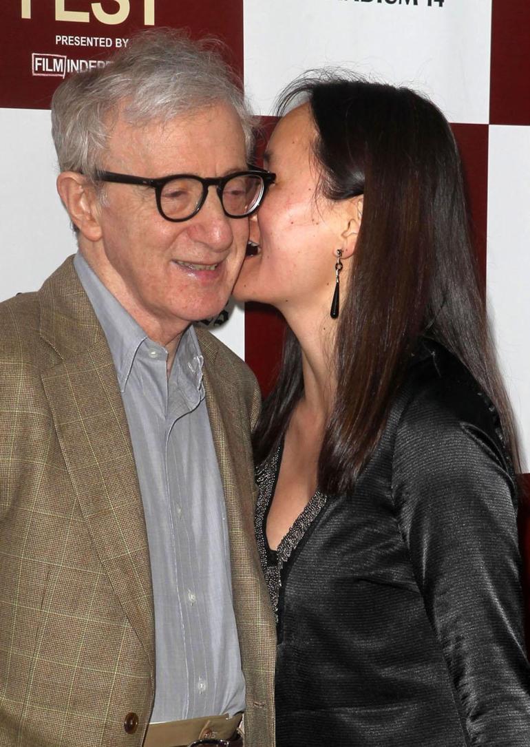 Evlat edindiği kızıyla evlenmişti Woody Allen festivalde protesto edildi
