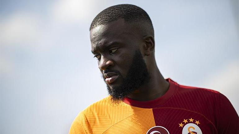 Galatasarayın yeni transferi Ndombele formayı giydi Taraftara çağrı