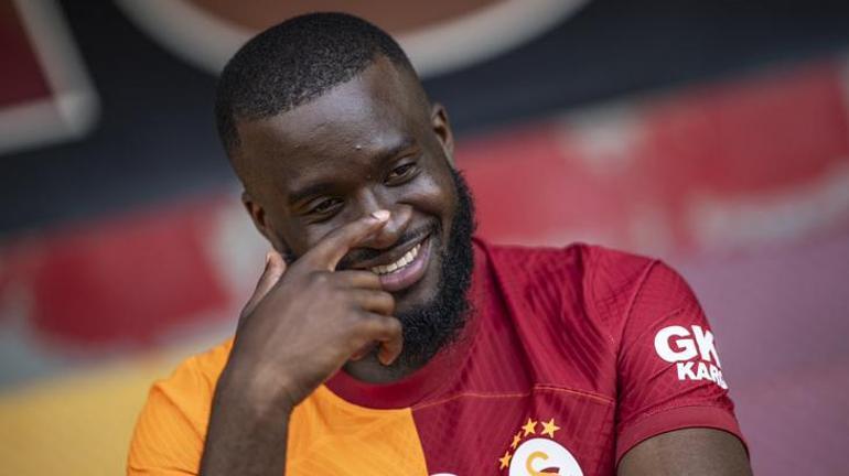 Galatasaraydan sürpriz transfer hamlesi Başakşehire takas önerisi