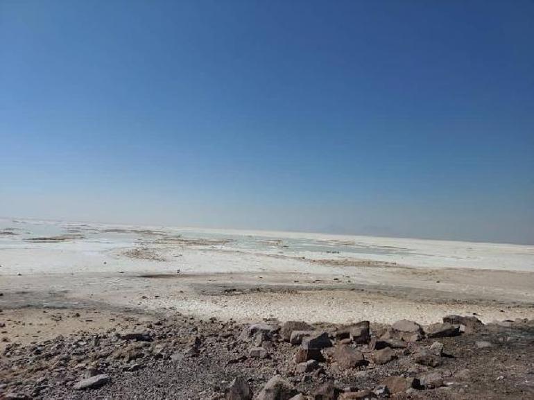 Dünyanın 2nci büyük tuz gölü kurudu: Türkiye için tehlike