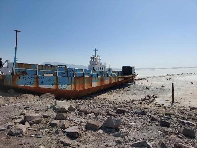 Dünyanın 2nci büyük tuz gölü kurudu: Türkiye için tehlike
