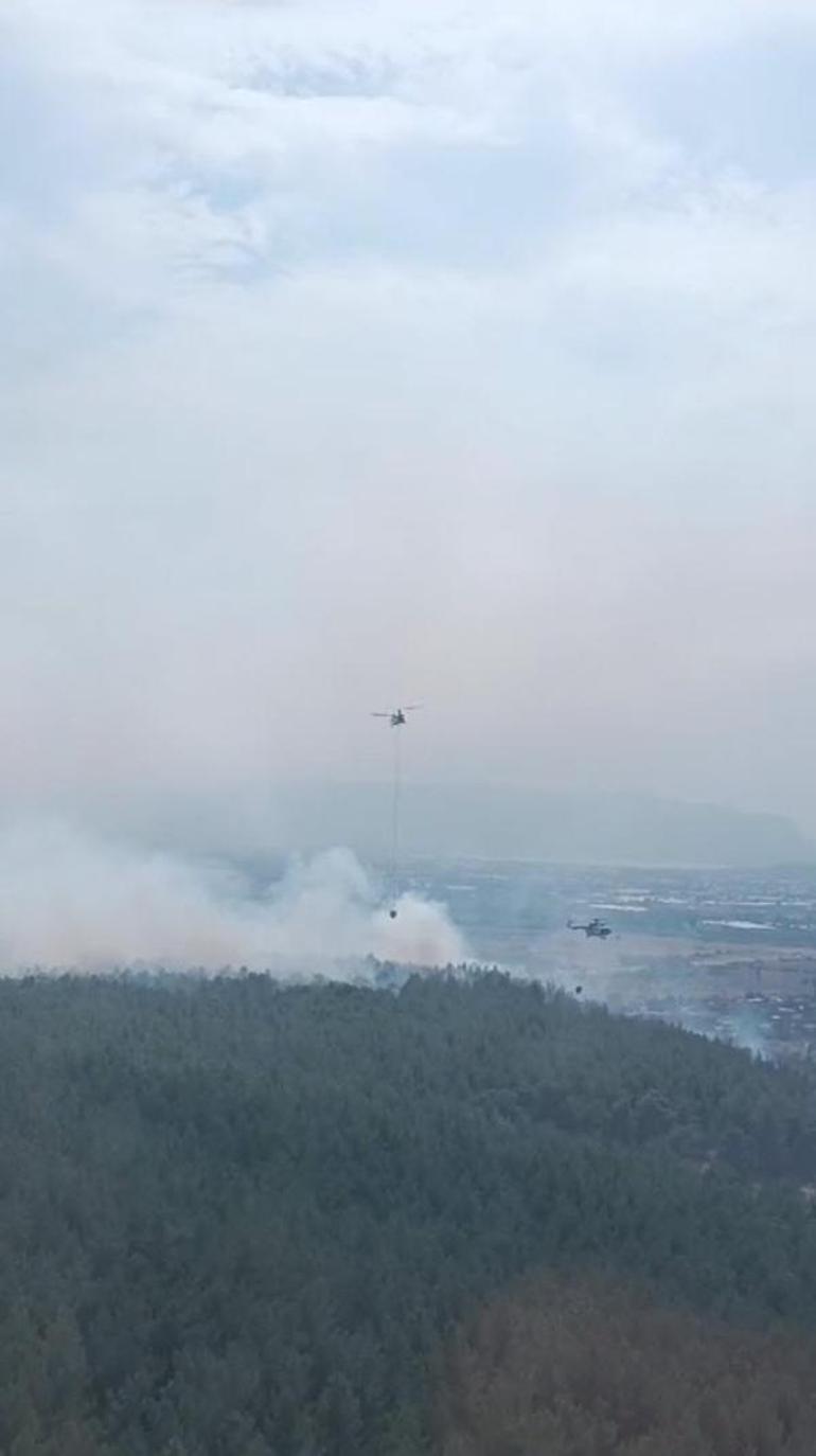 İzmirde orman yangını Havalimanı uçuşlara kapatıldı