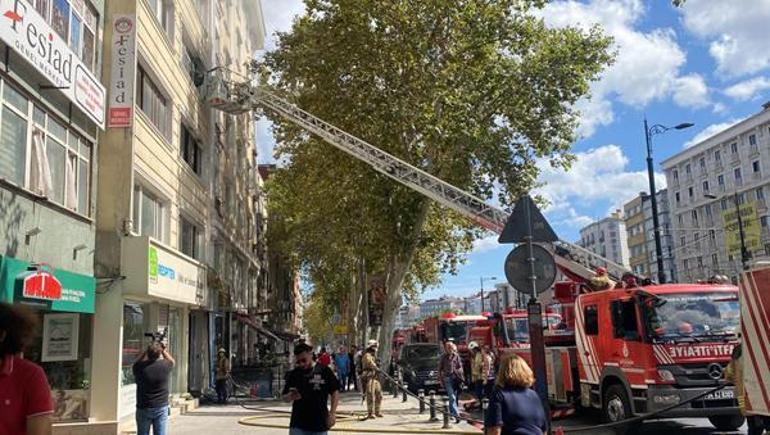 Otelde yangın paniği 2 işçi mahsur kaldı