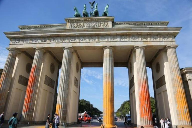 Almanyanın başkentinde şoke eden görüntüler Çok sayıda gözaltı var