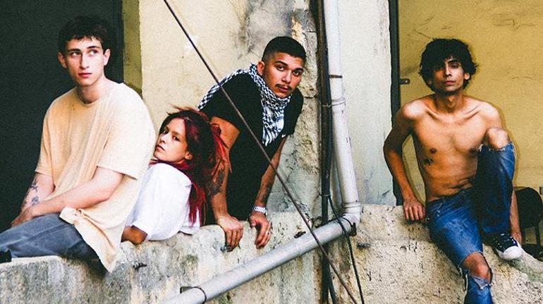 Lokal Ekspres 6: Madrigal, Sorry Nobody, Evdeki Saat