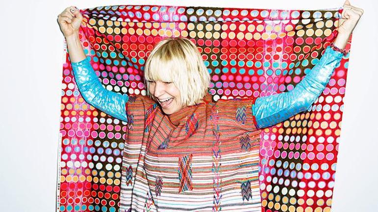 Sia Gimme Love sonrasında bir daha o yolları aynı hevesle yürür mü