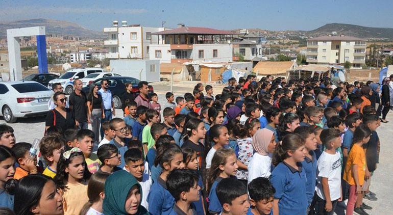 Depremde yıkılan okul yerine konteyneri yapıldı 210 öğrenci eğitim görüyor