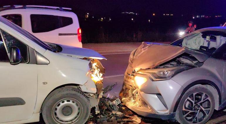 Kaportacı eşinin iş yerine bırakılan otomobille kaza yaptı Çocukları ile ölümden döndü