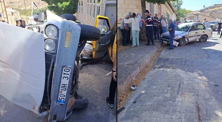 Minibüs, park halindeki 6 araç ve yayalara çarptı  Ölü ve yaralılar var