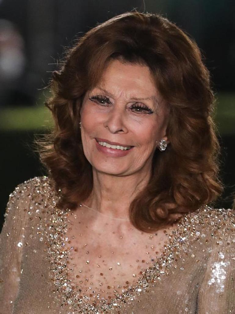 Sophia Loren kalçasını kırdı Acil ameliyata alındı