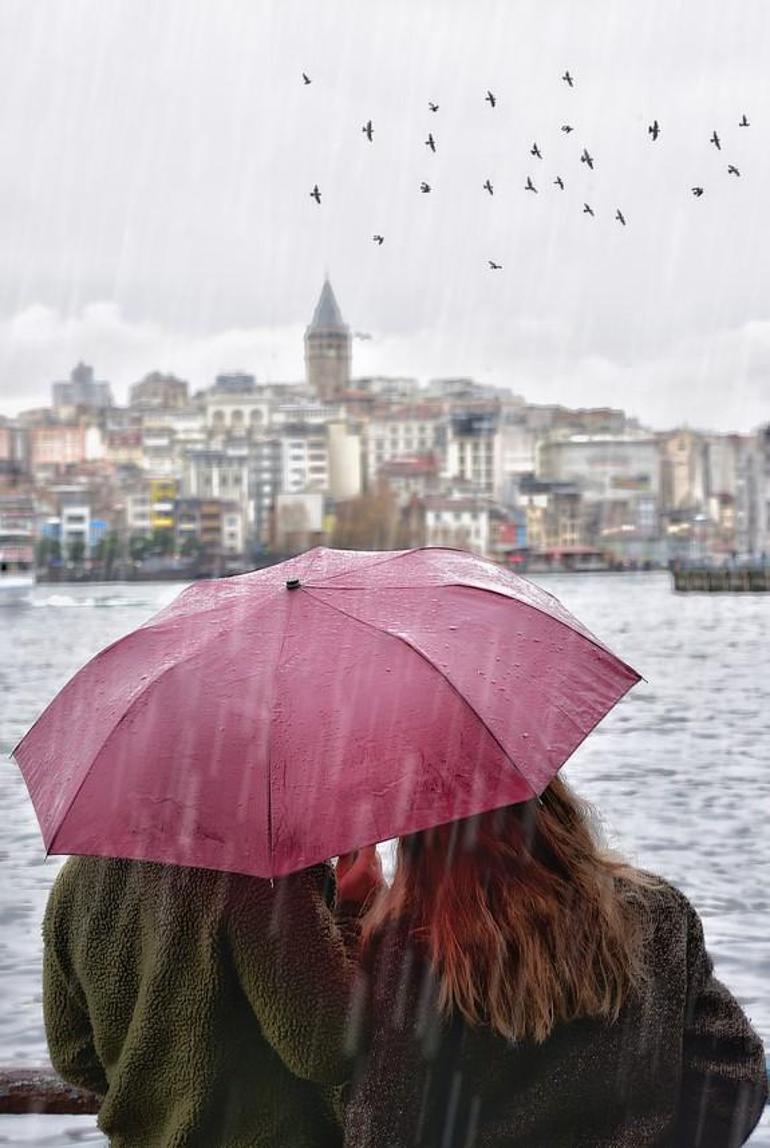 Bu saatlere dikkat İstanbul dahil birçok kente kuvvetli yağış uyarısı