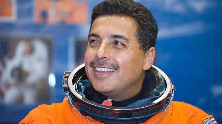 NASAdan 11 kez ret yedi ama artık astronot Babasının tek sözüyle başardı