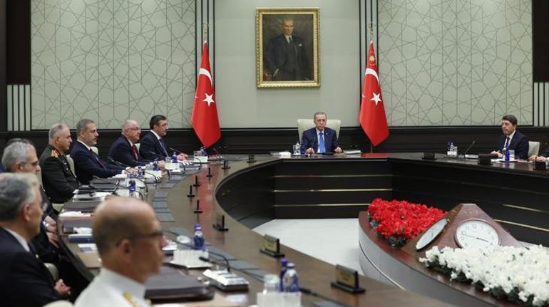 Yeni komuta kademesinin ilk MGKsı Erdoğan başkanlığında toplandı
