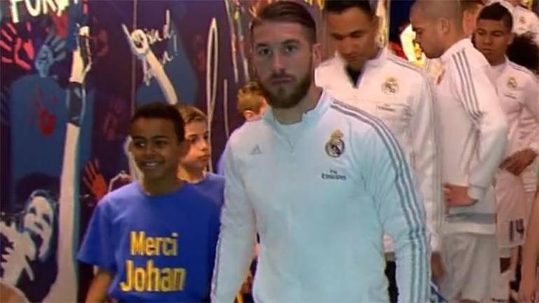 Barcelona maçında büyük şok 7 yıl önce elinden tuttuğu çocuk Sergio Ramosu yıktı