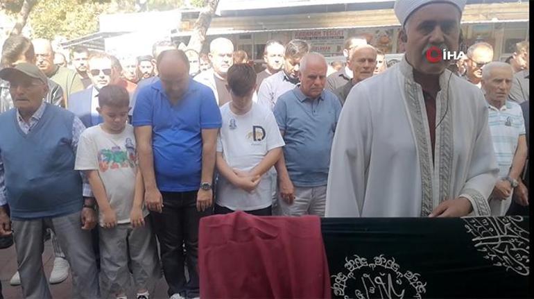 İzmirde öldürülen öğretim görevlisi son yolculuğuna uğurlandı