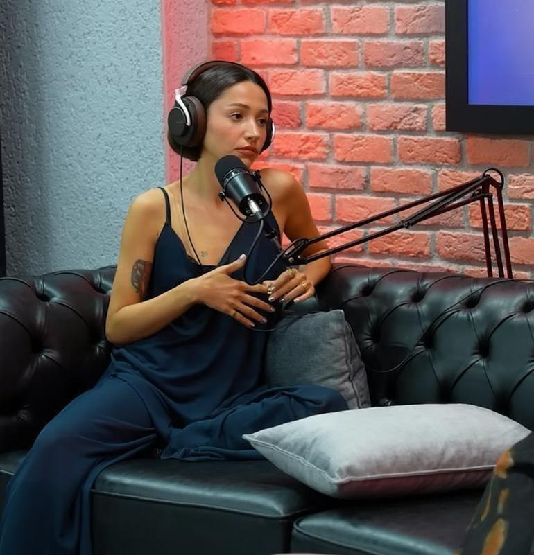 Zeynep Bastıktan ayna pozları Yakıyorsun güzelliğinle