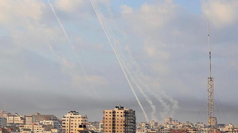 Savaş uçaklarını kaçırıyorlar İsraile saldırı sonrası Özay Şendirden dikkat çeken yorum