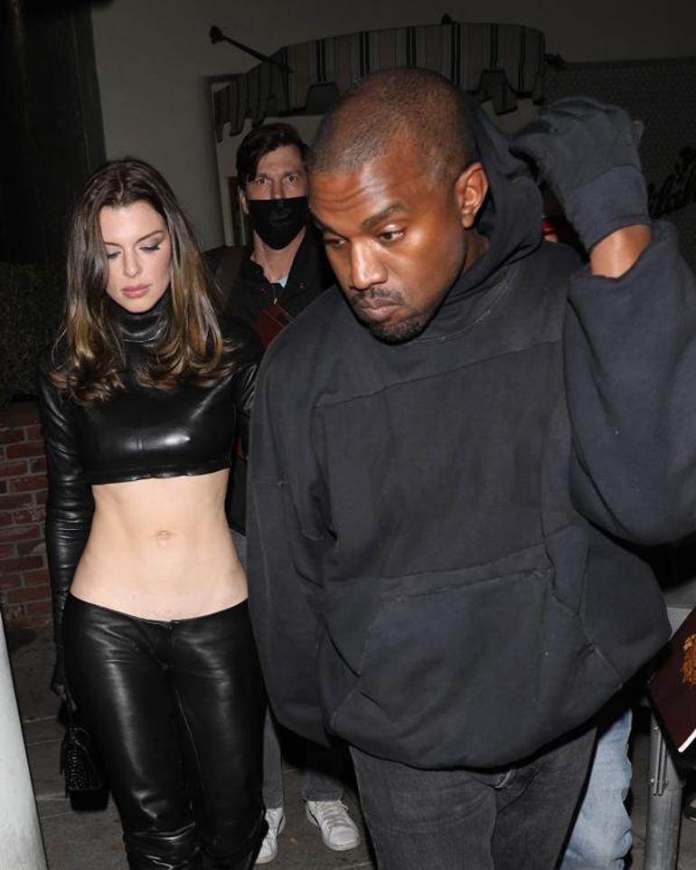 Kanye West, göğüs büyütme operasyonu geçirmem için ödeme yapmayı teklif etti