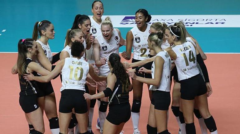 Fenerbahçe Opeti 3-2 mağlup eden VakıfBank, Şampiyonlar Kupasının sahibi oldu