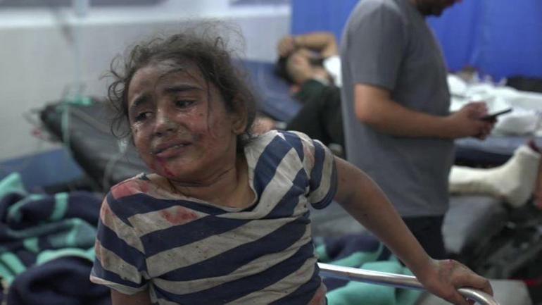 Gazzede insanlık dramı büyüyor: En ağır yaralılara öncelik veriyor