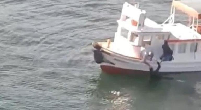 Haliç’te dehşet anları Köprüden denize düşen kadını kaptan kurtardı
