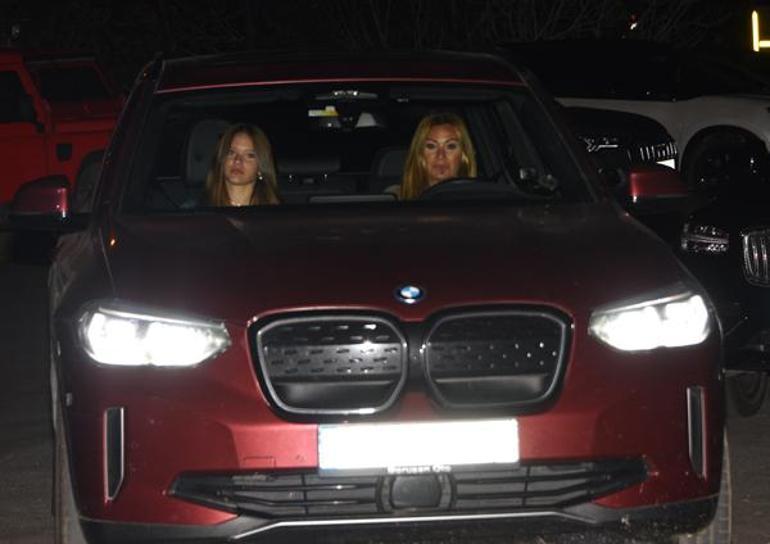Pınar Altuğun elektrikli otomobilinin fiyatı dudak uçuklattı