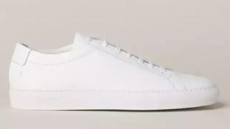 Beyaz ayakkabı temizliğinde en etkili yöntem: Makinede yıpratmanıza gerek kalmadan beyazlatıyor