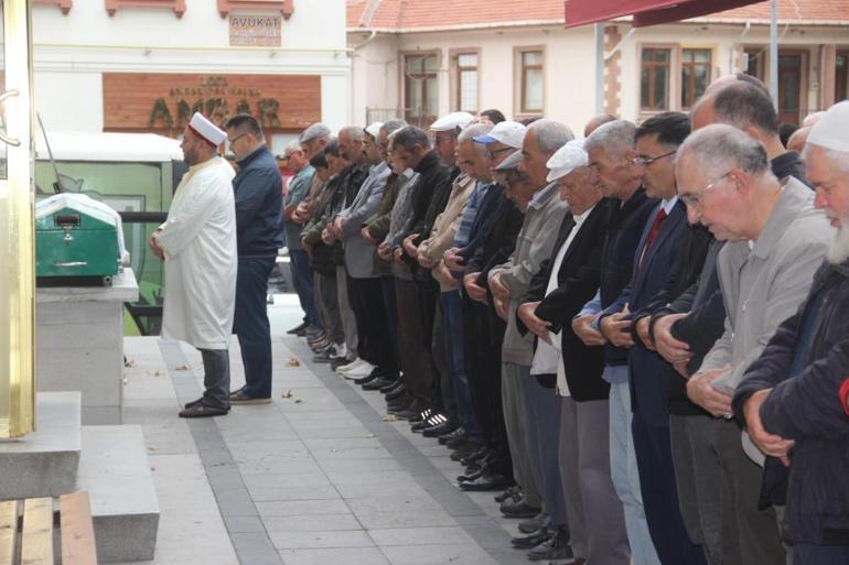 Tarlada ölü bulunan 10 yaşındaki çocuk toprağa verildi