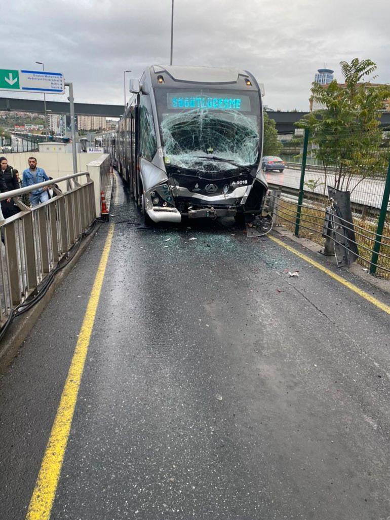 Kadıköyde metrobüs kazası