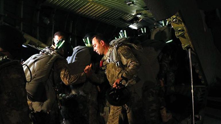 Erciyes 2023 Tatbikatı başladı Kılavuz birlikler gece atlayışı yaptı