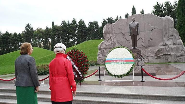 Bakan Göktaştan Haydar Aliyev’in mezarına ziyaret
