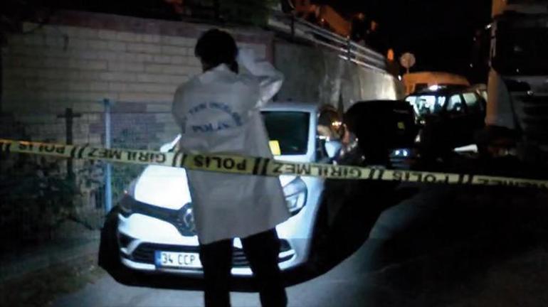 Maltepede hafriyat kamyonu polis aracına çarptı: 2 yaralı