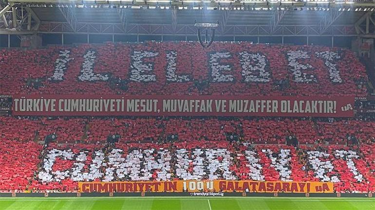 Galatasaray - Beşiktaş derbisinde Cumhuriyetin 100. yılı için özel koreografi