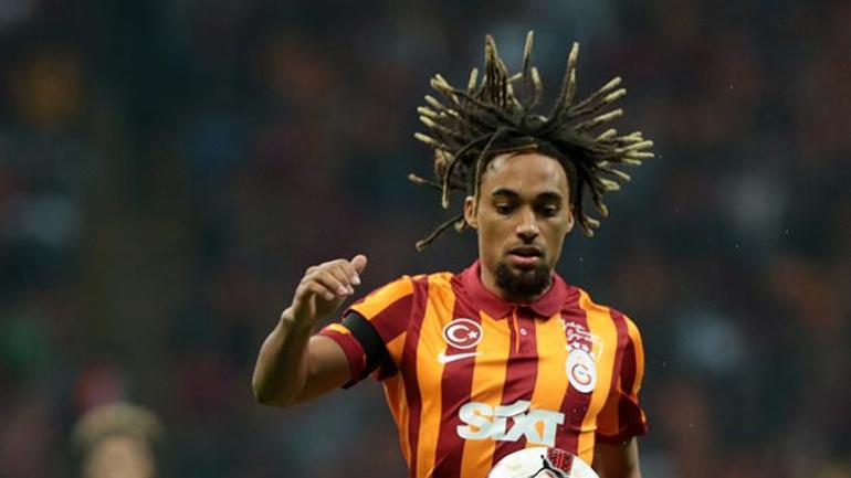 Galatasarayda Sacha Boeya transfer kancası Avrupa devi, derbide izledi
