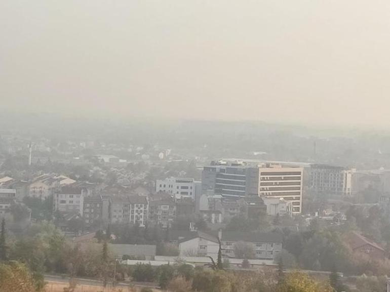 Hava kirliliğini artıran yangın Şehir merkezinde tabaka oluştu