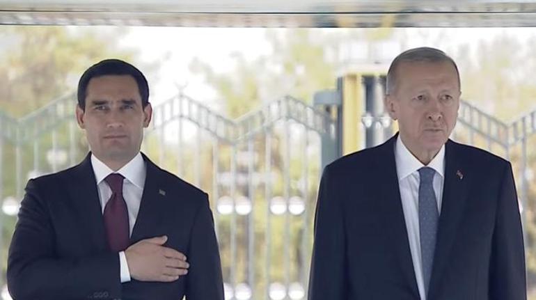 Cumhurbaşkanı Erdoğan, Berdimuhammedovu resmi törenle karşıladı