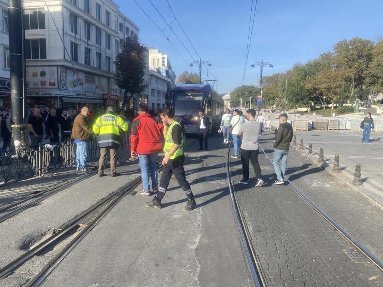 İstanbulda tramvay raydan çıktı