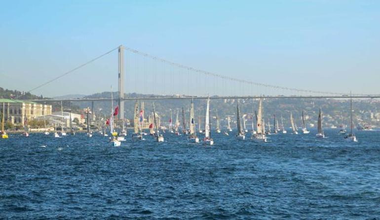 Cumhuriyetin 100üncü yılında 100 yelkenli İstanbul Boğazında Renki görüntüler
