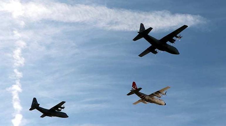 Törene Vali Gökmen Çiçek, Garnizon Komutanı Hava Tuğgeneral Haldun Taşan, milletvekilleri, belediye başkanları, siyasi parti temsilcileri ve çok sayıda vatandaş katıldı.