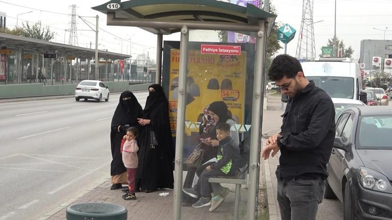 Otobüs şoförü çok konuşuyorsunuz dedi, yolcuları indirdi