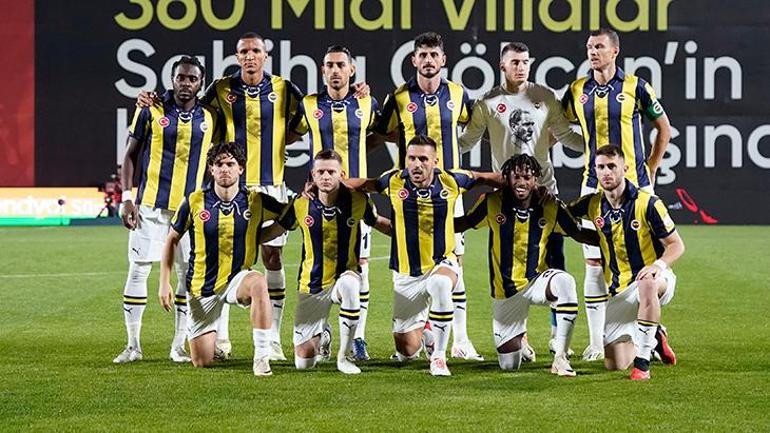 Fenerbahçede yıldız futbolcu için tehlikeyi açıkladı Ameliyat olursa sakatlığı uzar