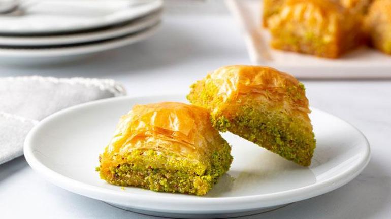 Usta baklavacılar gizli tekniklerini açıkladı: Kıyır kıyır baklava tarifi