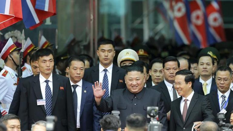100 bin kişinin 2 görevi var Kim Jong-unun Koruma Komutanlığı