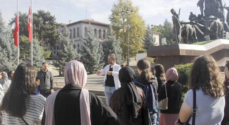 Kastamonu Üniversitesine gelen öğrencilere şehir turu