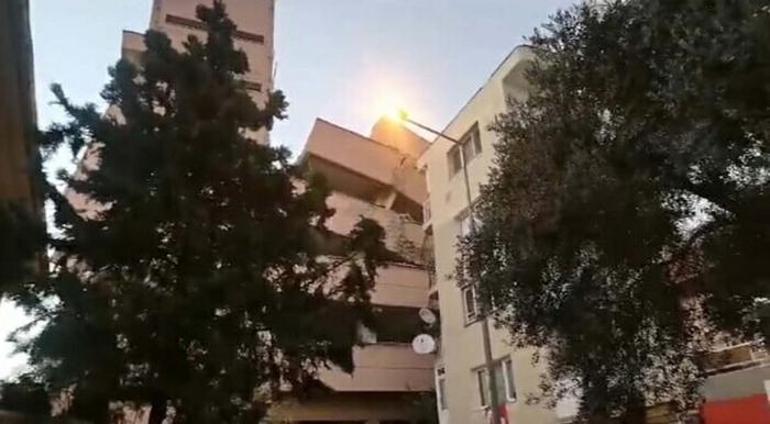 Lise binası yıkım esnasında yan yattı Çevredeki binalar tahliye edildi