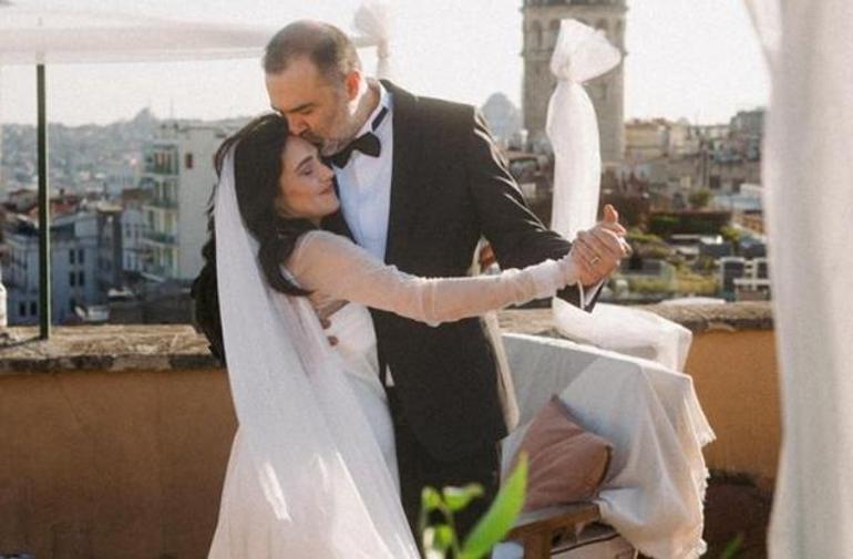 Funda Eryiğit 39uncu yaşını kutladı Berkun Oya ile aşk pozlarını paylaştı
