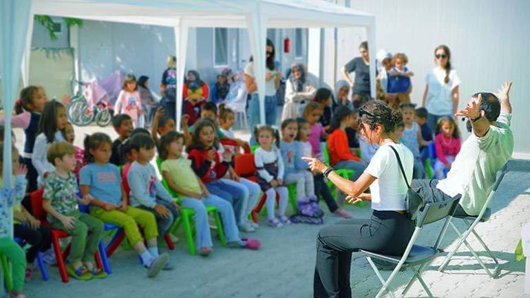 Deprem bölgesindeki çocuklara “Masal Karavanı” projesi ile destek