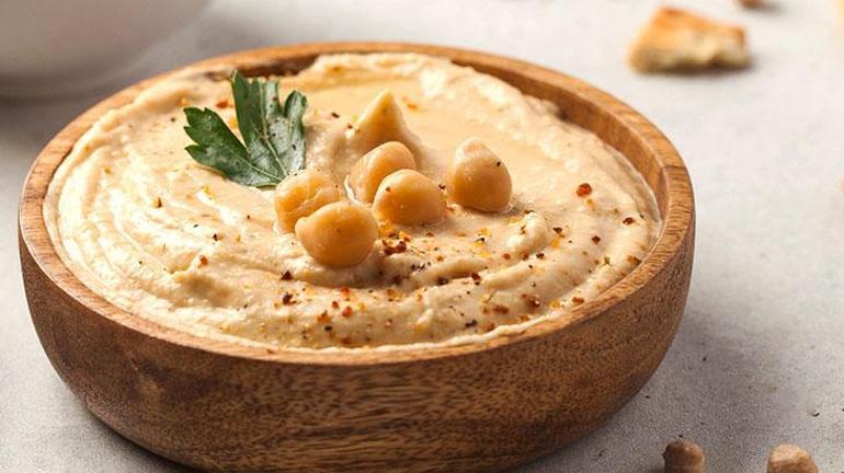 Sofraların gözdesi humus tarifi Pürüzsüz bir kıvam için 1-2 adet ekleyin