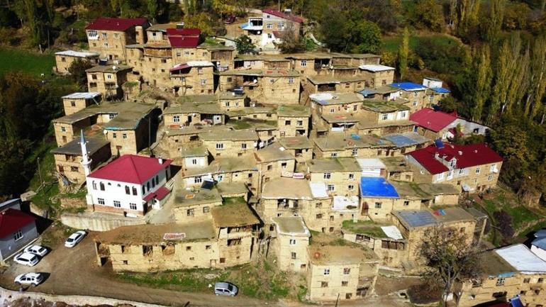 Türkiyede bir masal diyarı 300 yıllık taş evler büyülüyor
