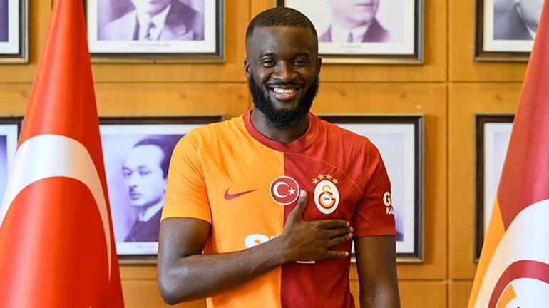 Galatasarayda iki ayrılık birden Teklifler değerlendirilecek